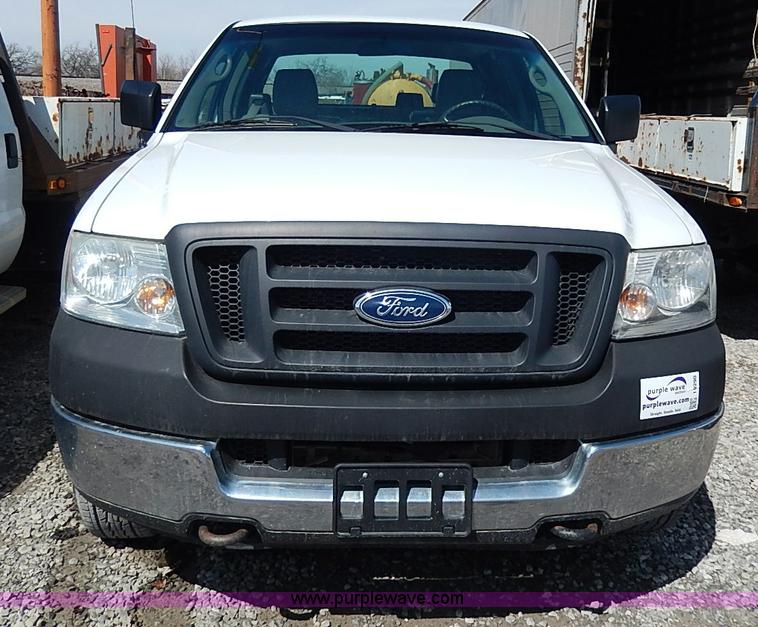image for item I9290 2005 Ford F150 XL SuperCab pickup truck