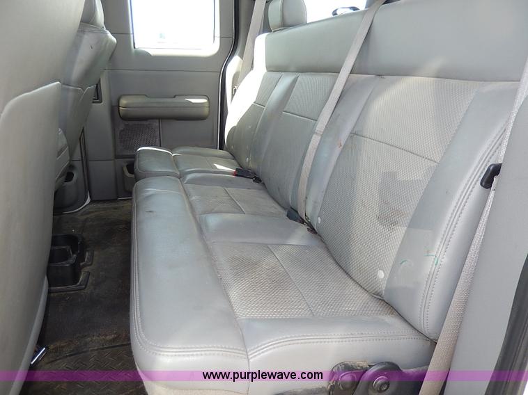 image for item I9290 2005 Ford F150 XL SuperCab pickup truck