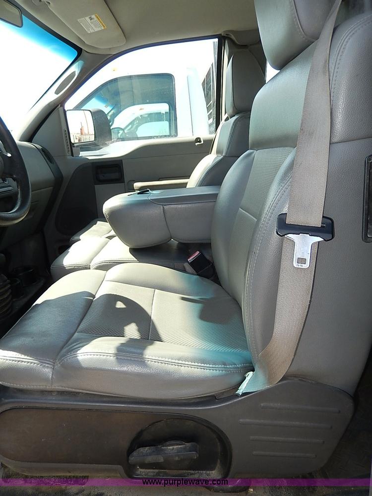 image for item I9290 2005 Ford F150 XL SuperCab pickup truck