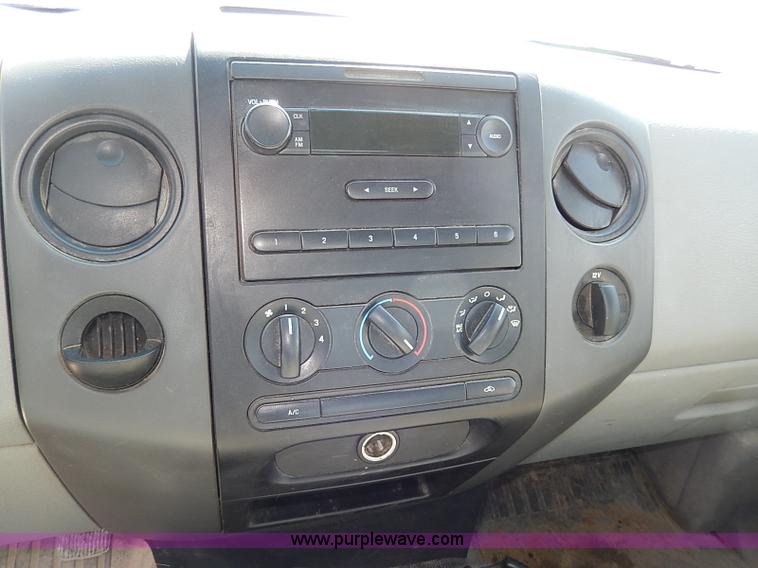 image for item I9290 2005 Ford F150 XL SuperCab pickup truck