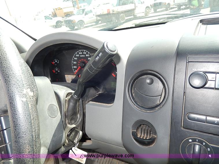 image for item I9290 2005 Ford F150 XL SuperCab pickup truck