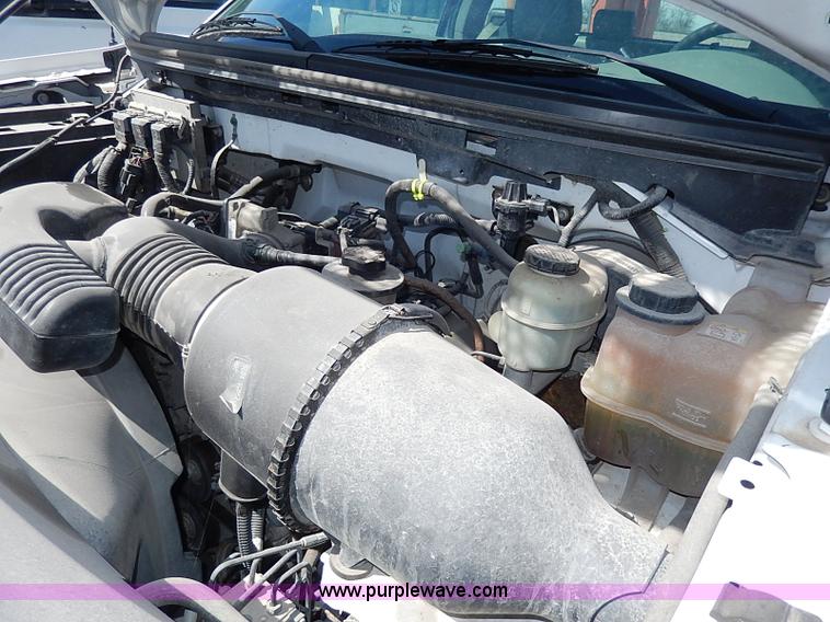 image for item I9290 2005 Ford F150 XL SuperCab pickup truck