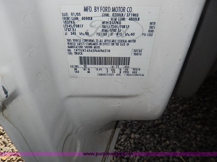 image for item I9290 2005 Ford F150 XL SuperCab pickup truck