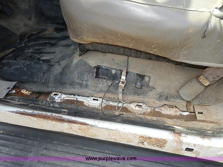 image for item I9291 2000 Ford F450 Super Duty flatbed truck