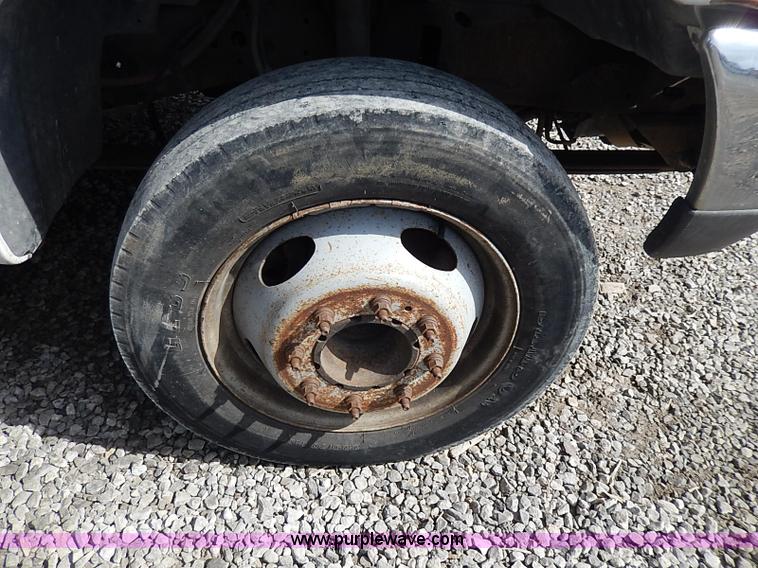 image for item I9291 2000 Ford F450 Super Duty flatbed truck