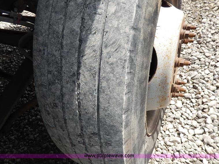 image for item I9291 2000 Ford F450 Super Duty flatbed truck