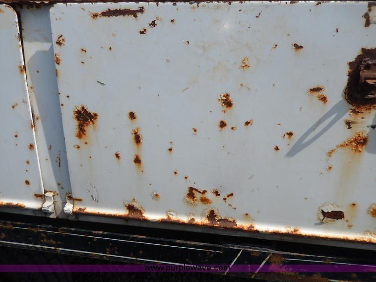 image for item I9291 2000 Ford F450 Super Duty flatbed truck