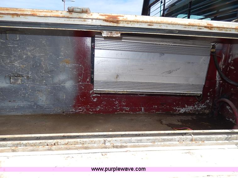 image for item I9291 2000 Ford F450 Super Duty flatbed truck