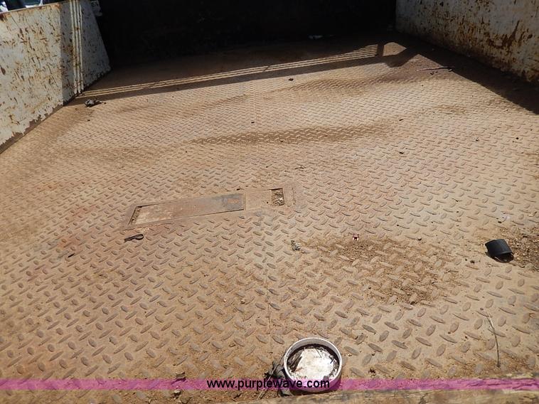 image for item I9291 2000 Ford F450 Super Duty flatbed truck