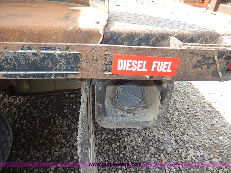 image for item I9291 2000 Ford F450 Super Duty flatbed truck