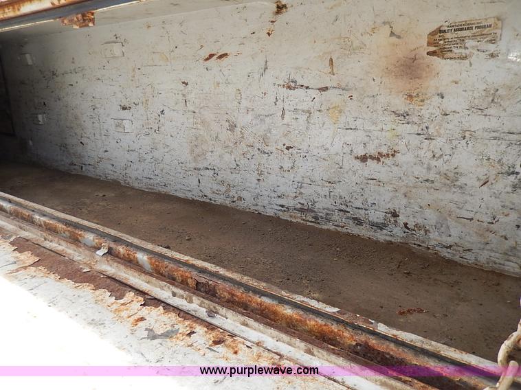 image for item I9291 2000 Ford F450 Super Duty flatbed truck