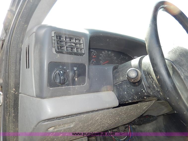 image for item I9292 2000 Ford F450 Super Duty XL flatbed truck