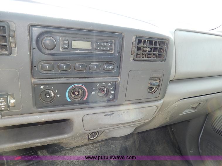 image for item I9292 2000 Ford F450 Super Duty XL flatbed truck