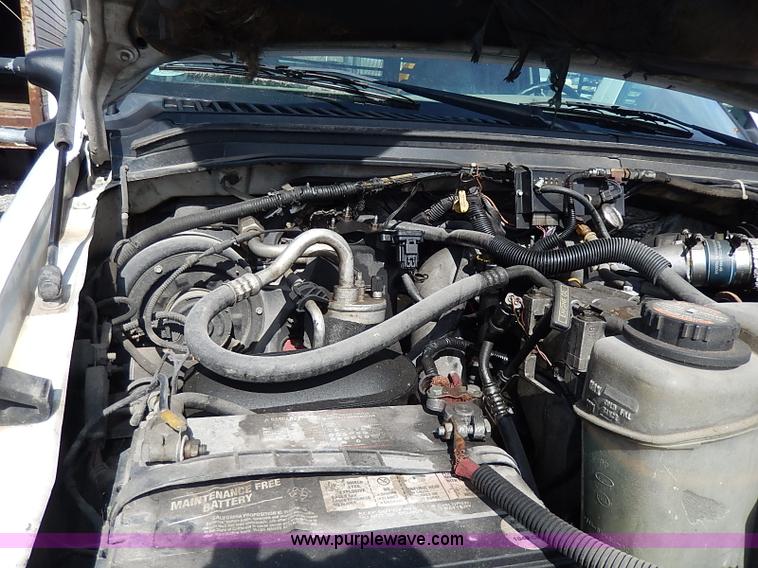 image for item I9292 2000 Ford F450 Super Duty XL flatbed truck