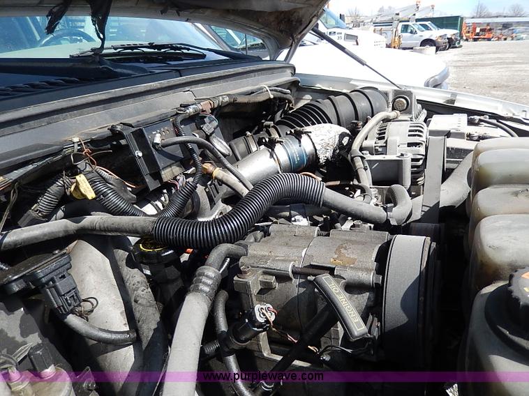 image for item I9292 2000 Ford F450 Super Duty XL flatbed truck