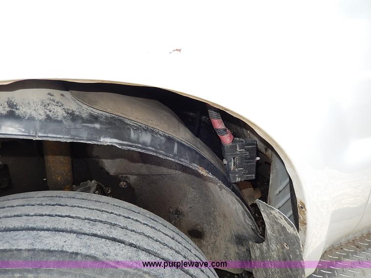 image for item I9292 2000 Ford F450 Super Duty XL flatbed truck