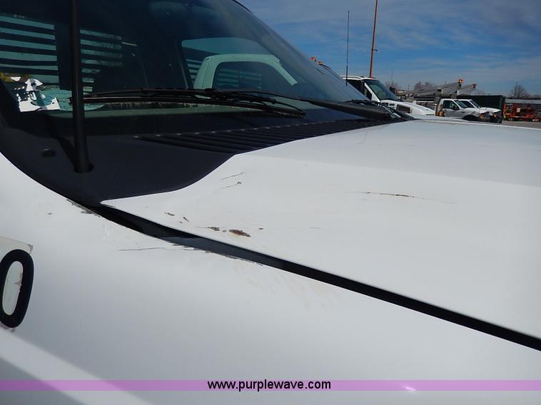 image for item I9292 2000 Ford F450 Super Duty XL flatbed truck