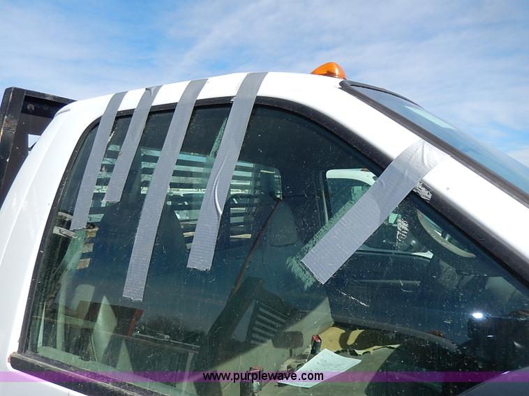 image for item I9292 2000 Ford F450 Super Duty XL flatbed truck