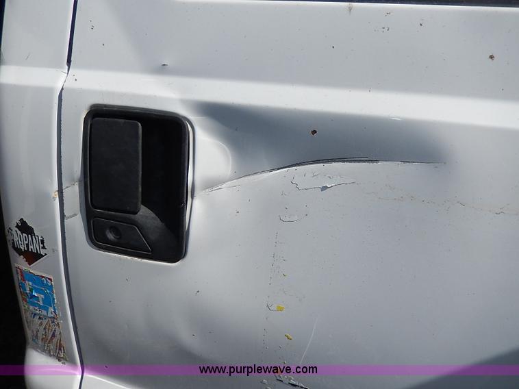 image for item I9292 2000 Ford F450 Super Duty XL flatbed truck