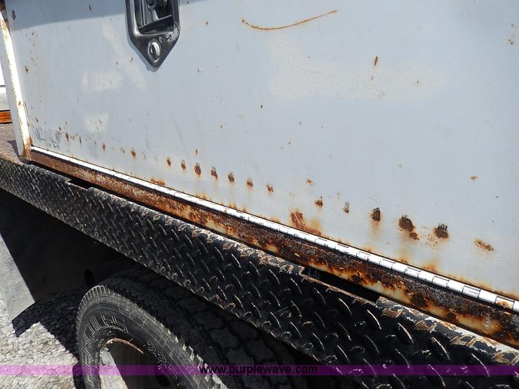 image for item I9292 2000 Ford F450 Super Duty XL flatbed truck