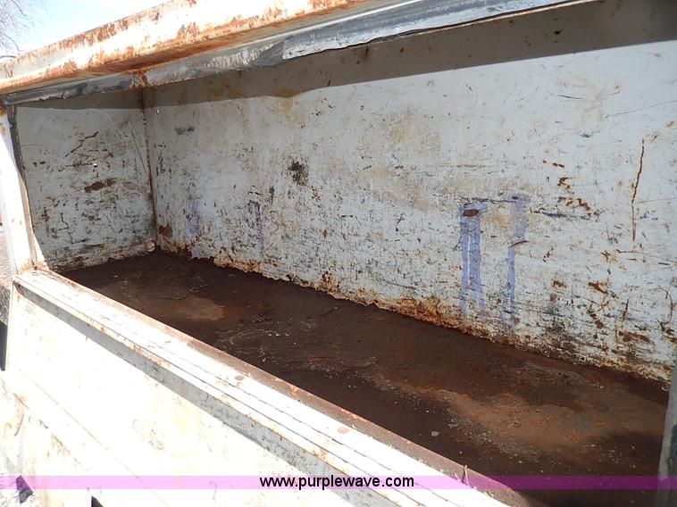 image for item I9292 2000 Ford F450 Super Duty XL flatbed truck