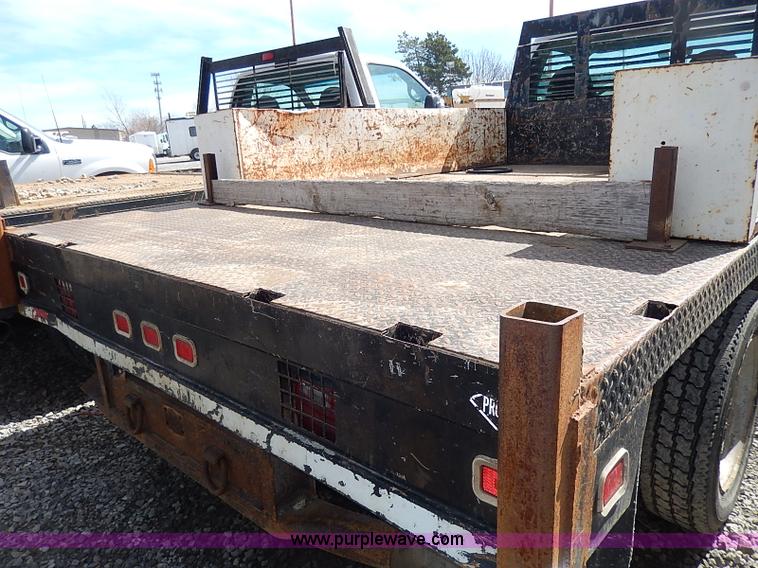 image for item I9292 2000 Ford F450 Super Duty XL flatbed truck