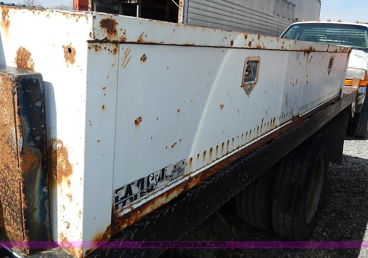 image for item I9292 2000 Ford F450 Super Duty XL flatbed truck