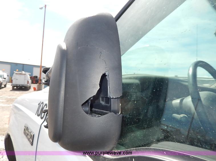 image for item I9292 2000 Ford F450 Super Duty XL flatbed truck