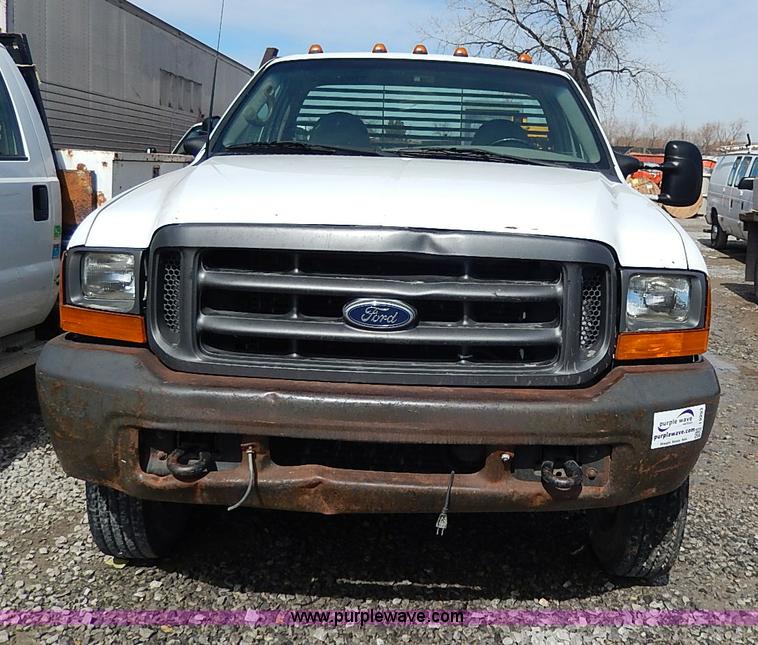 image for item I9293 2000 Ford F450 Super Duty XL flatbed truck