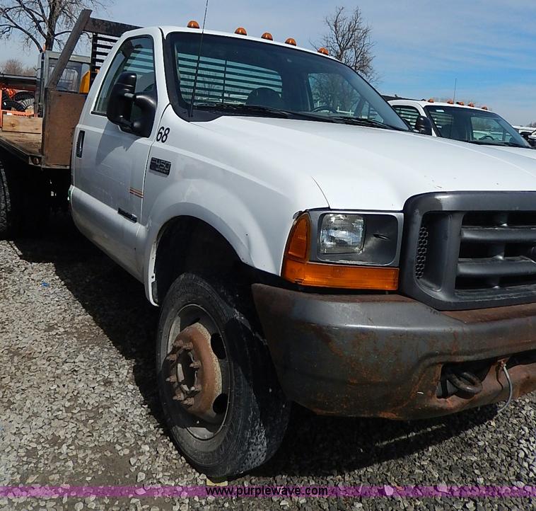 image for item I9293 2000 Ford F450 Super Duty XL flatbed truck