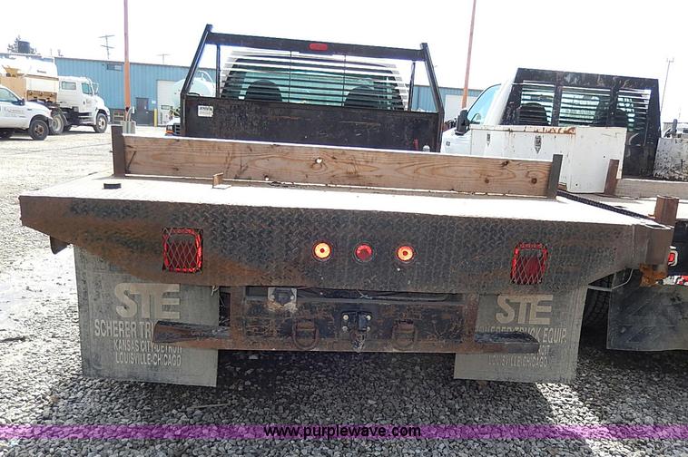 image for item I9293 2000 Ford F450 Super Duty XL flatbed truck