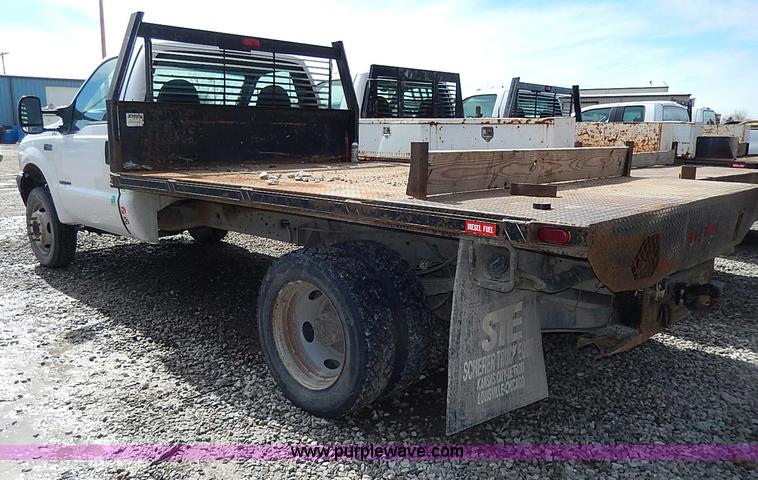 image for item I9293 2000 Ford F450 Super Duty XL flatbed truck