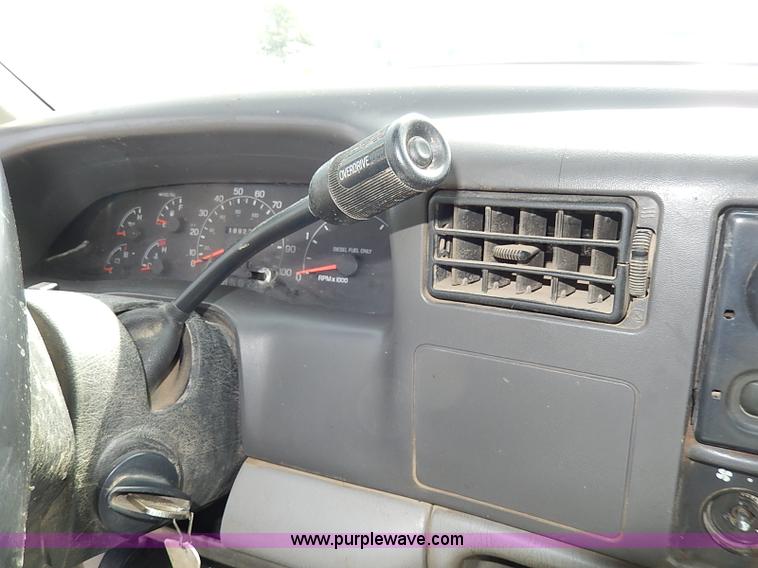 image for item I9293 2000 Ford F450 Super Duty XL flatbed truck