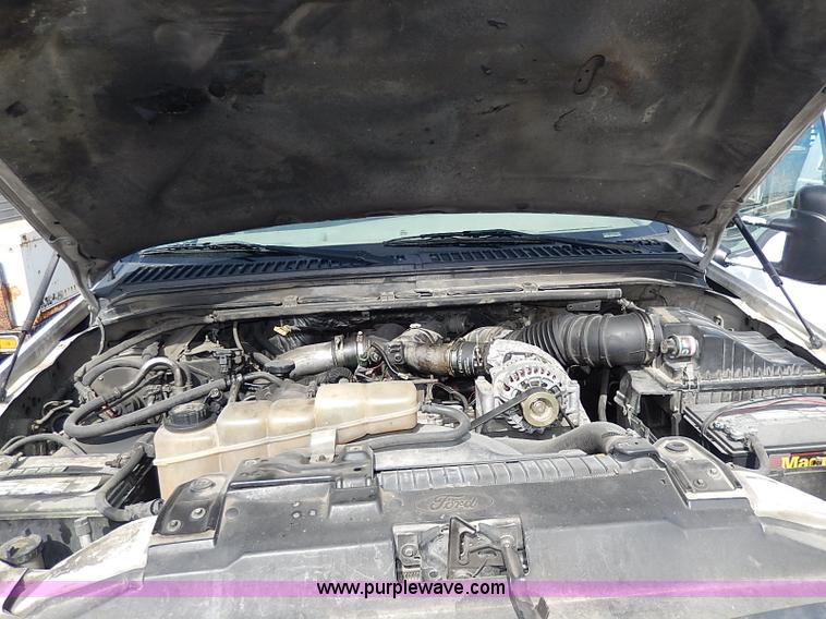 image for item I9293 2000 Ford F450 Super Duty XL flatbed truck