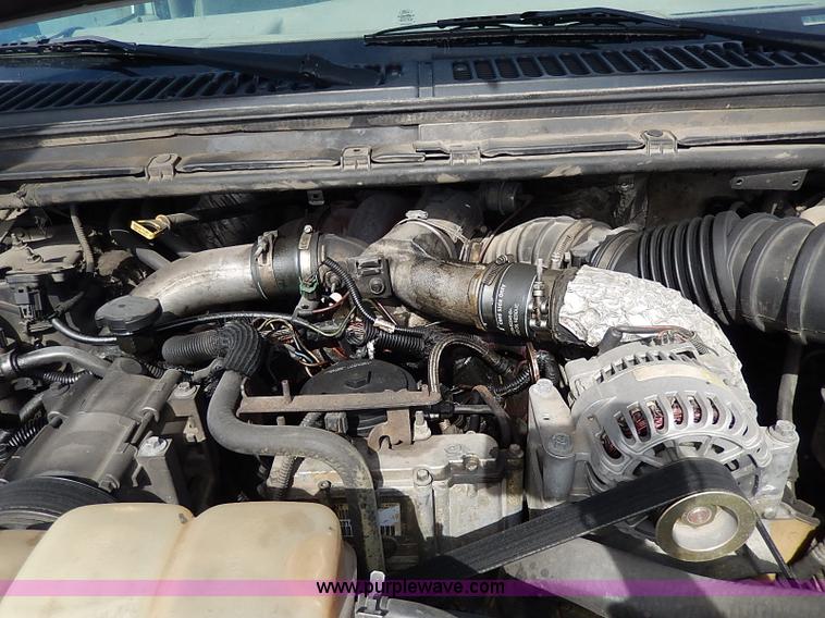 image for item I9293 2000 Ford F450 Super Duty XL flatbed truck