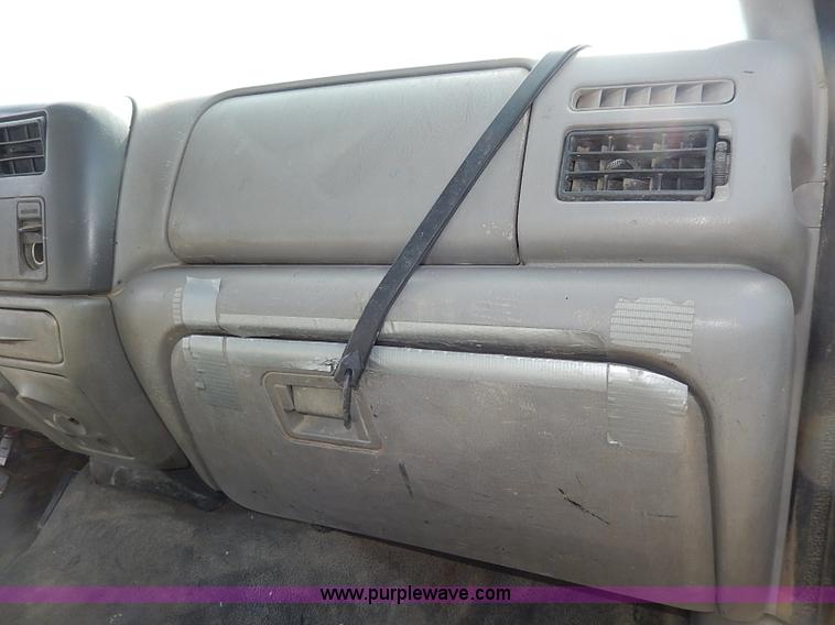 image for item I9293 2000 Ford F450 Super Duty XL flatbed truck