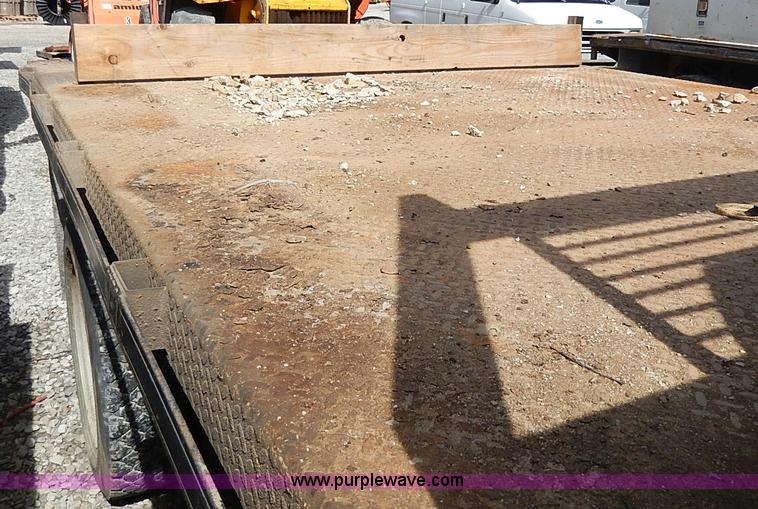 image for item I9293 2000 Ford F450 Super Duty XL flatbed truck