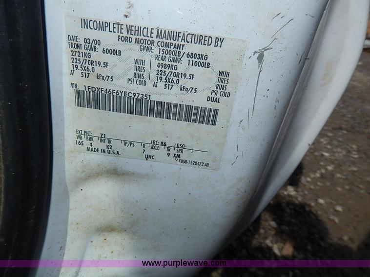 image for item I9293 2000 Ford F450 Super Duty XL flatbed truck