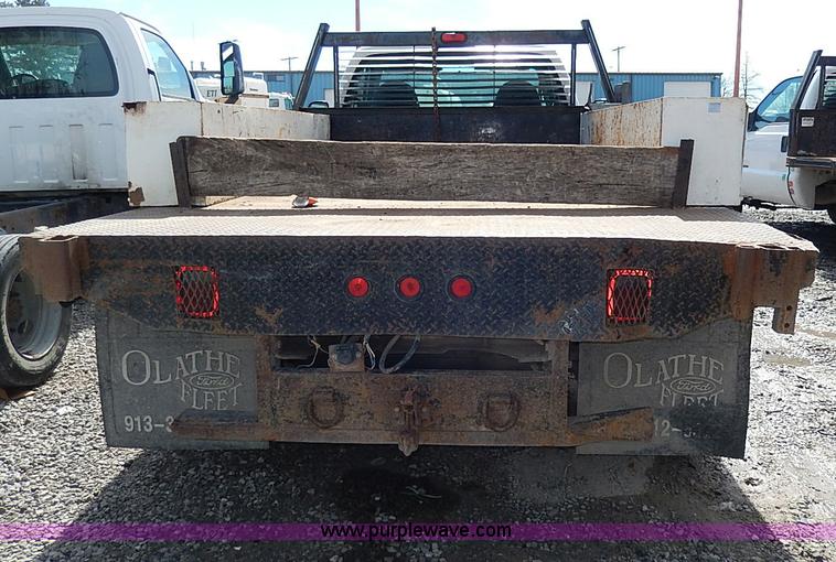 image for item I9294 2000 Ford F450 Super Duty XL flatbed truck
