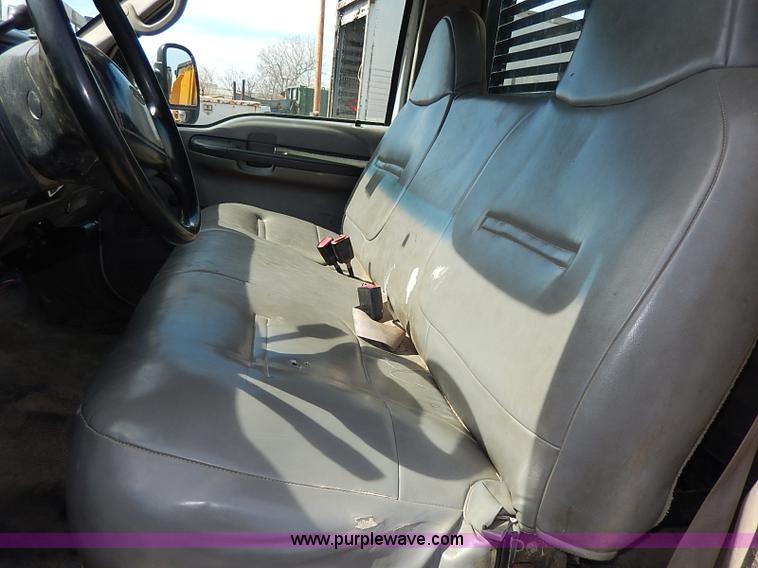 image for item I9294 2000 Ford F450 Super Duty XL flatbed truck