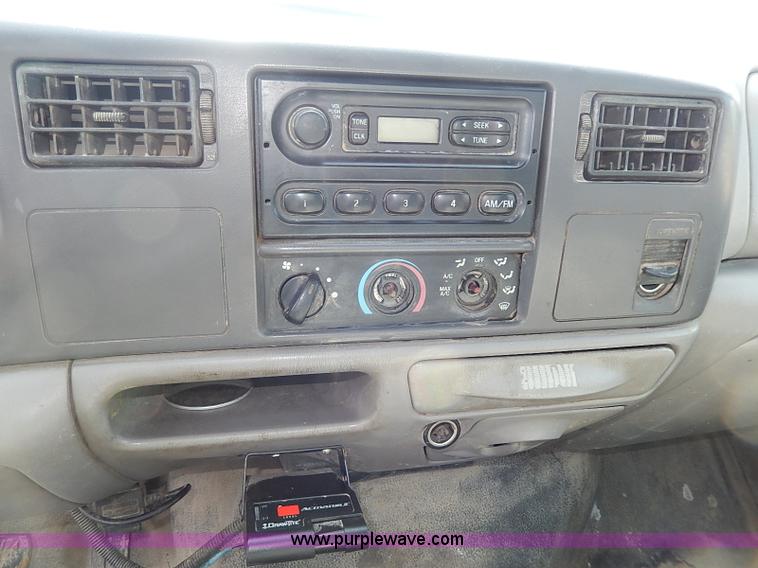 image for item I9294 2000 Ford F450 Super Duty XL flatbed truck