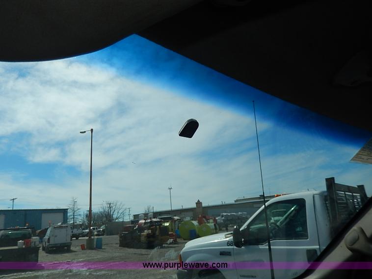 image for item I9294 2000 Ford F450 Super Duty XL flatbed truck