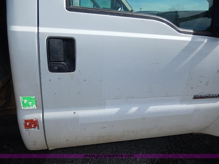 image for item I9294 2000 Ford F450 Super Duty XL flatbed truck