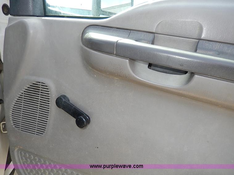 image for item I9294 2000 Ford F450 Super Duty XL flatbed truck