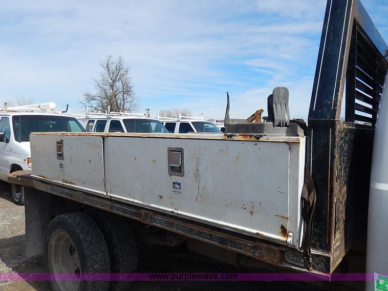 image for item I9294 2000 Ford F450 Super Duty XL flatbed truck