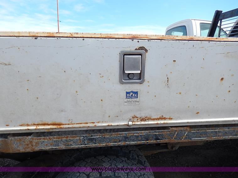 image for item I9294 2000 Ford F450 Super Duty XL flatbed truck