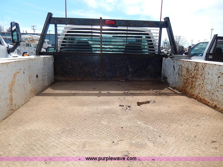 image for item I9294 2000 Ford F450 Super Duty XL flatbed truck