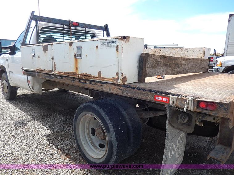 image for item I9294 2000 Ford F450 Super Duty XL flatbed truck
