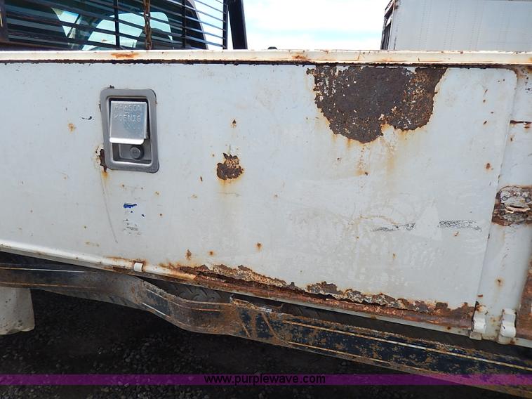 image for item I9294 2000 Ford F450 Super Duty XL flatbed truck