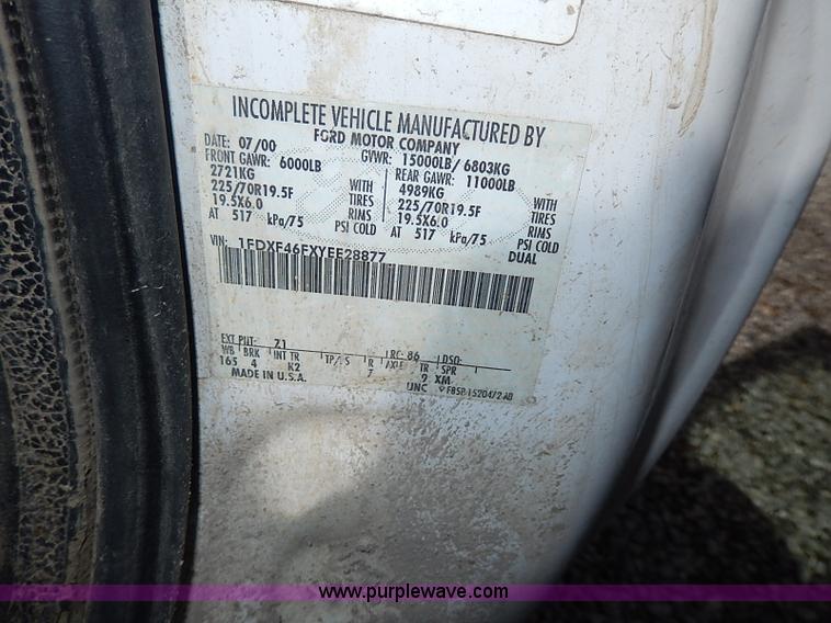 image for item I9294 2000 Ford F450 Super Duty XL flatbed truck